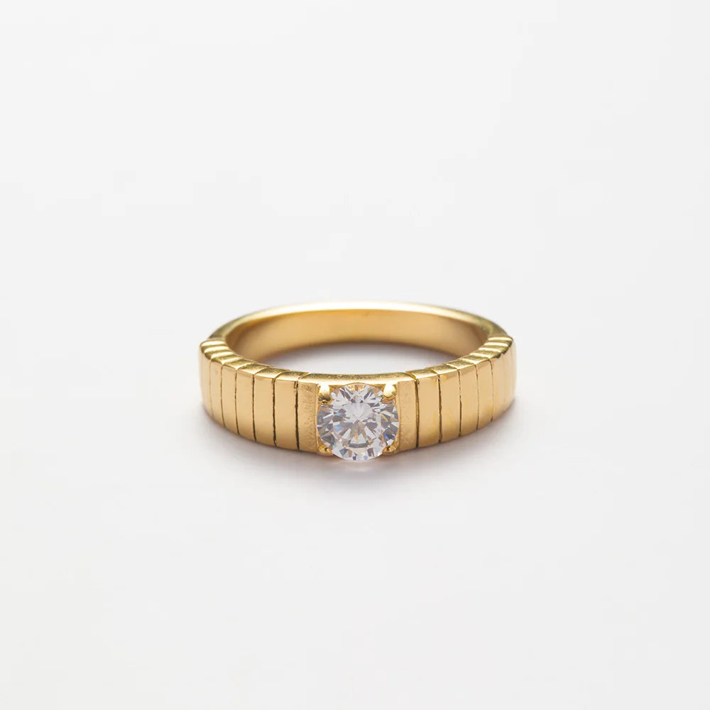 New Waterproof Jewelry 18k Gold Plated Striped Couple Finger Rings Stainless Steel Cubic Zirconia Rings for Women YF3093