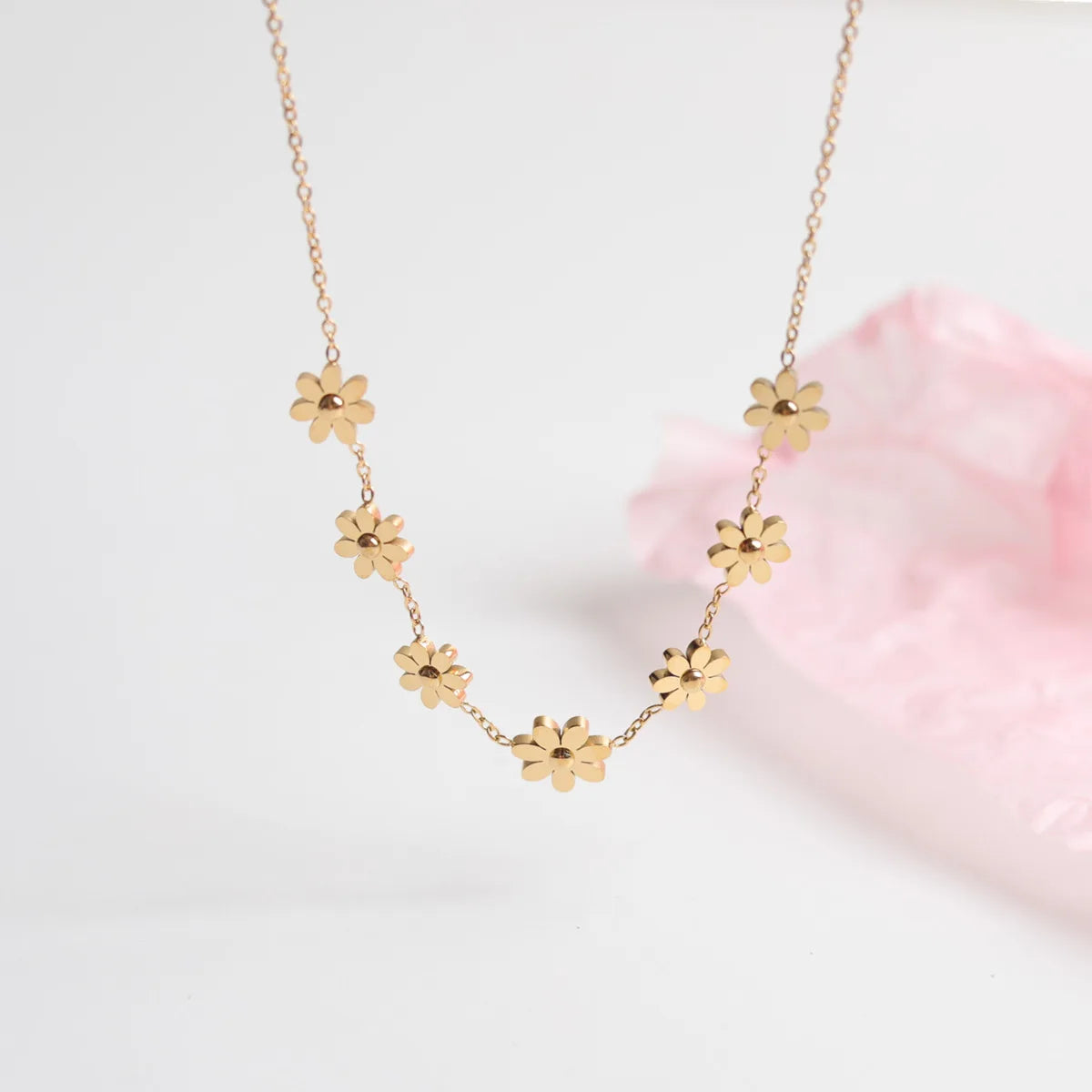 Fashion Women Jewelry Waterproof Tarnish Free 18K Stainless Steel Daisy Charm Necklaces Dainty Flower Statement Necklace YF3066