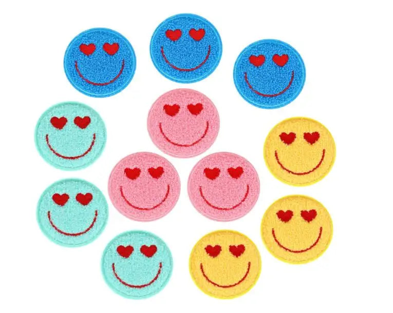 Customized Cheap Smile Face Patch with Heart Eyes Cute Smile Face Chenille Patches
