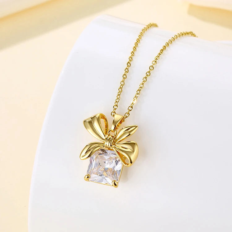 Cross-border Hot Sale 18K Gold Stainless Steel Necklace Design Sense Zircon Necklace Vintage Exquisite Bow Necklace