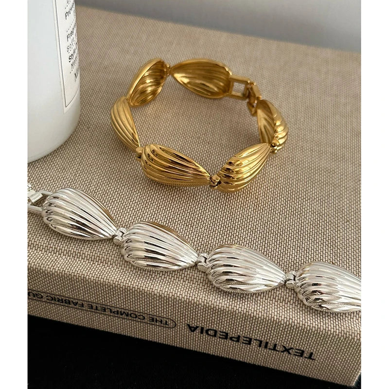 Stainless Steel Gold Plated Hollow Linked Shell Bracelet Geometric Clasp Bracelets Women Trendy Boho Vintage Luxury Jewelry Hot