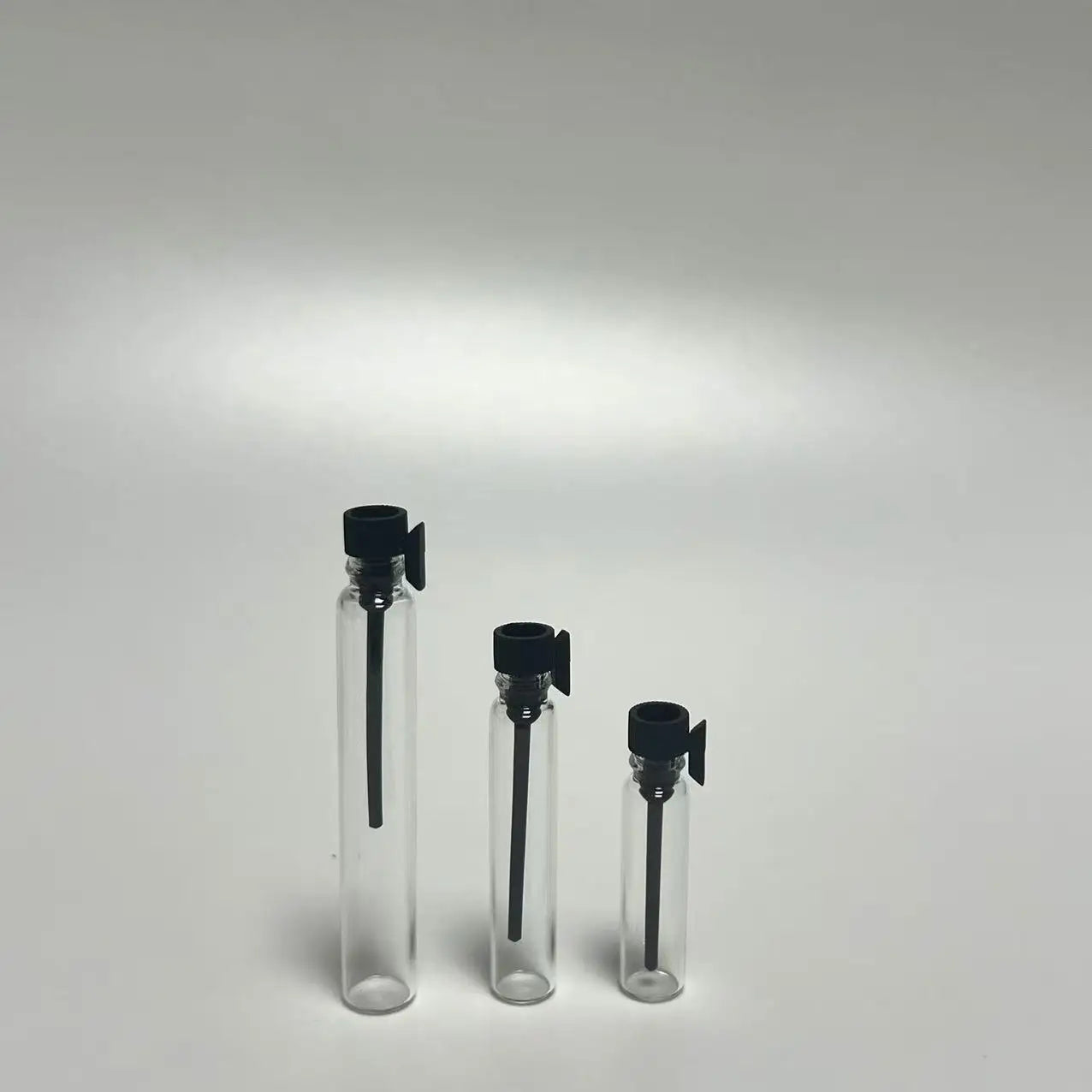 Travel Slim Mini Glass Sample Tester Vial 1ml 1.5ml 2ml 3ml 5ml Perfume Oils Bottles with Easy Open Cylinder Shape