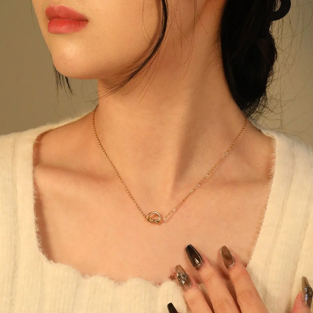 Fashion Stainless Steel Hoop Knot Necklace Popular Stainless Steel Jewelry Custom 18K Gold Plated Love Knot Necklace for Women