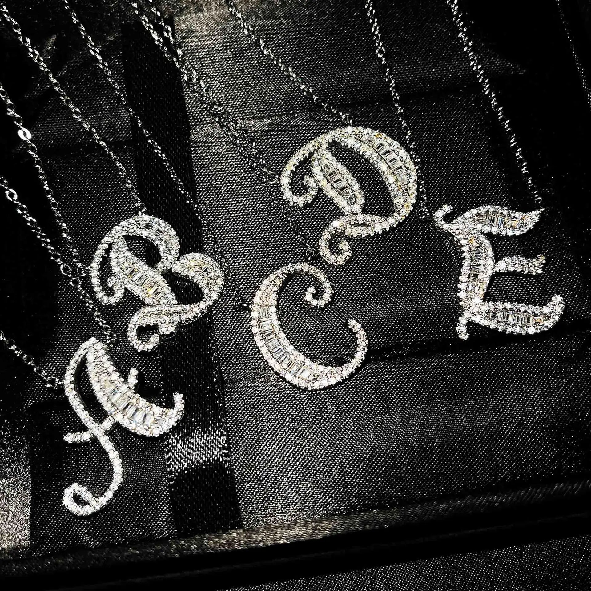 Kolye Ucu Trendy Charm Diamond 26 Initial Letter Pendant Necklace for Women Good Quality Silver Plated 26 Letters Pendant