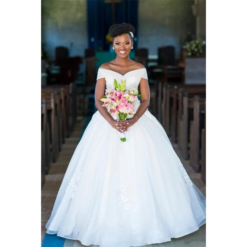 Elegant Off Shoulder Lace A-line Bohemian Wedding Dress Cheap African Black Girl Vintage Beach Simple Plus Size Bridal Gown