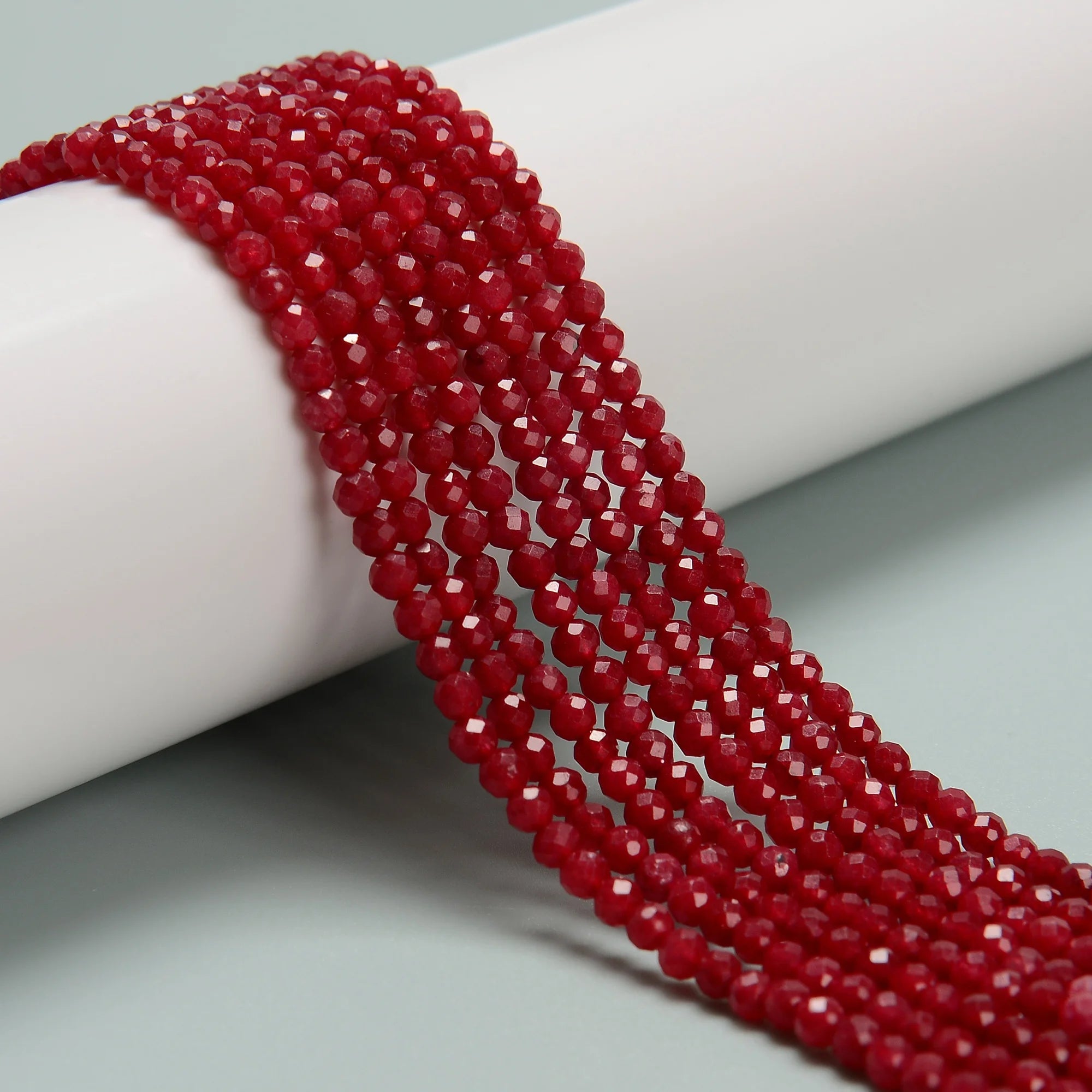Lose Perlen Perles Rouges 2mm 3mm Ruby Red Emerald Green Dyed Jade Gemstone Bead Strands Faceted Round Beads for Jewelry Making