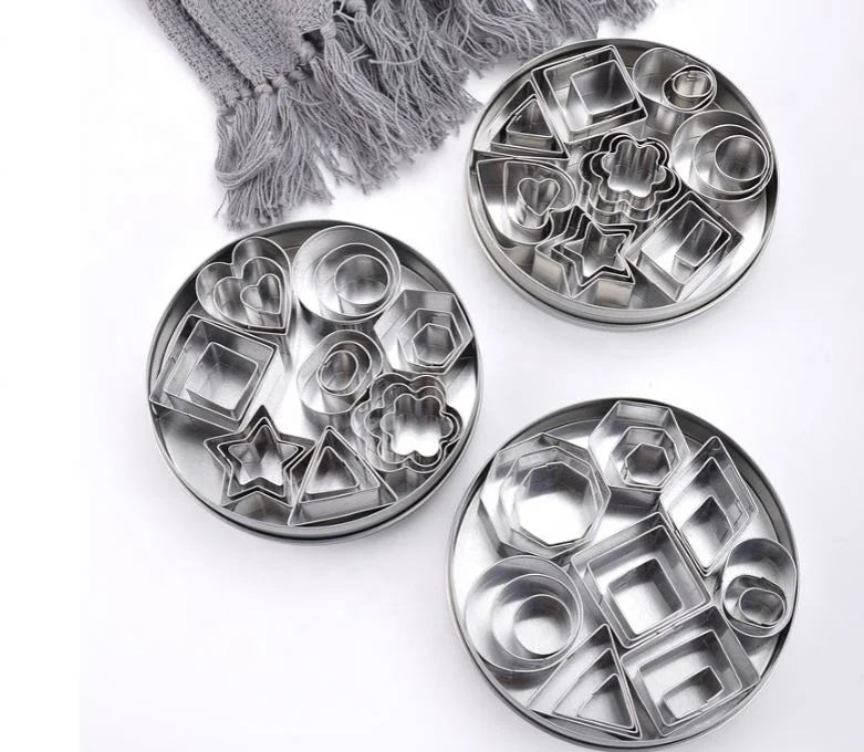 2025  Hot Selling 24 Pieces Stainless Steel Fancy Cake Mold Cake Cuter Cookie Ring Biscuit Cake Mold of Various Shapes