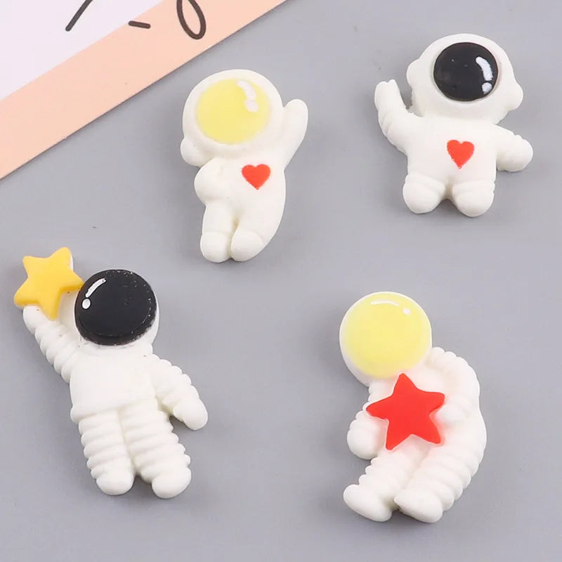Hot Selling Space Theme Small Size Astronaut Design Flatback Resin Cabochon Mobile case Diy Accessories Decoration