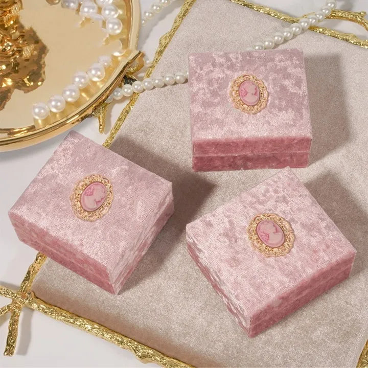 Luxury Vintage New Fashion Square Shape Gift Packaging Velvet Earrings Rings Pendants Jewelry Box