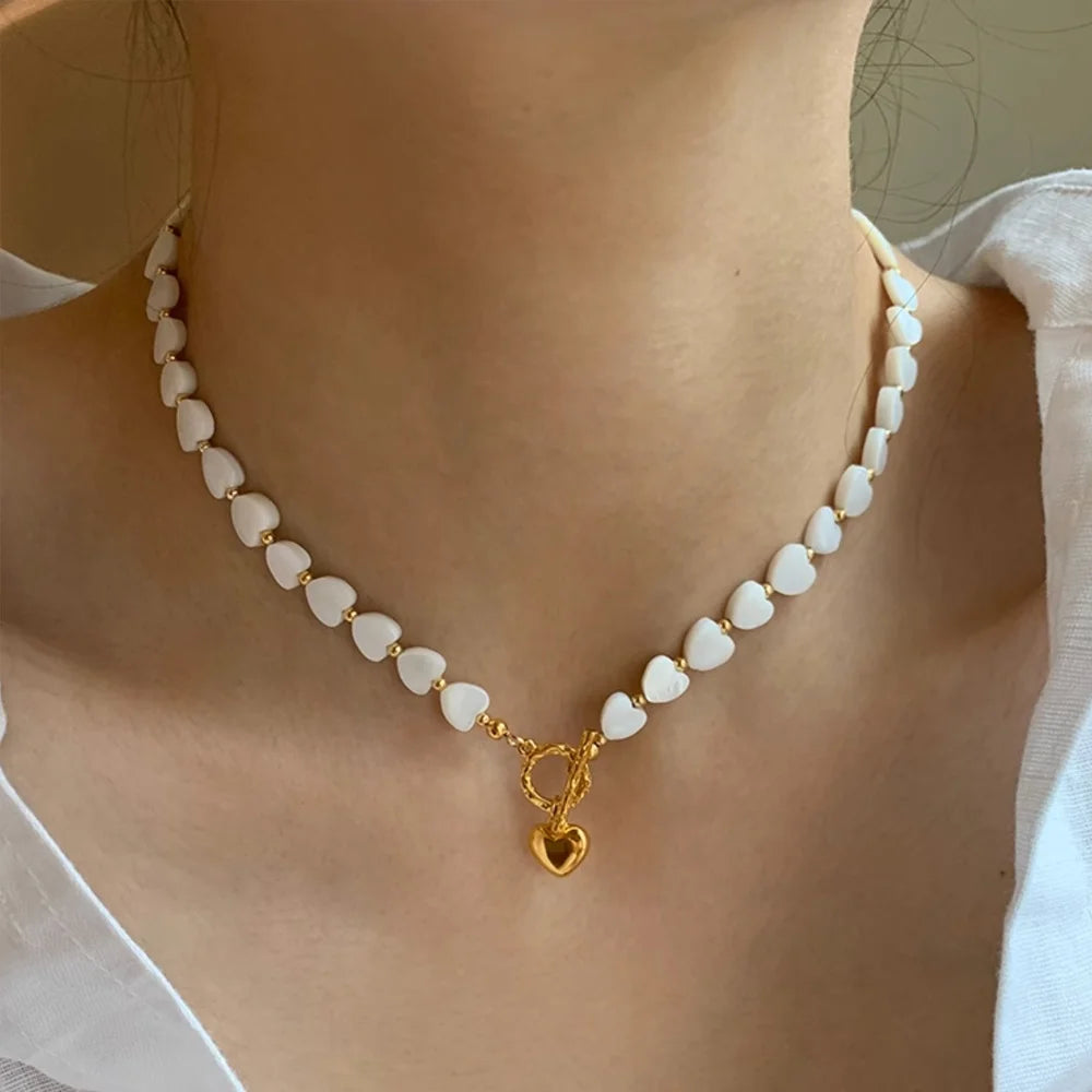 2024 New French OT Clasp Natural White Mother-Of-Pearl Heart Pendant Necklace Women Jewelry Gifts Customized