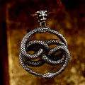 SS8-769P 2023 New Creative Design Stainless Steel Double Snake Twisted Round Pendant Punk Animal Jewelry