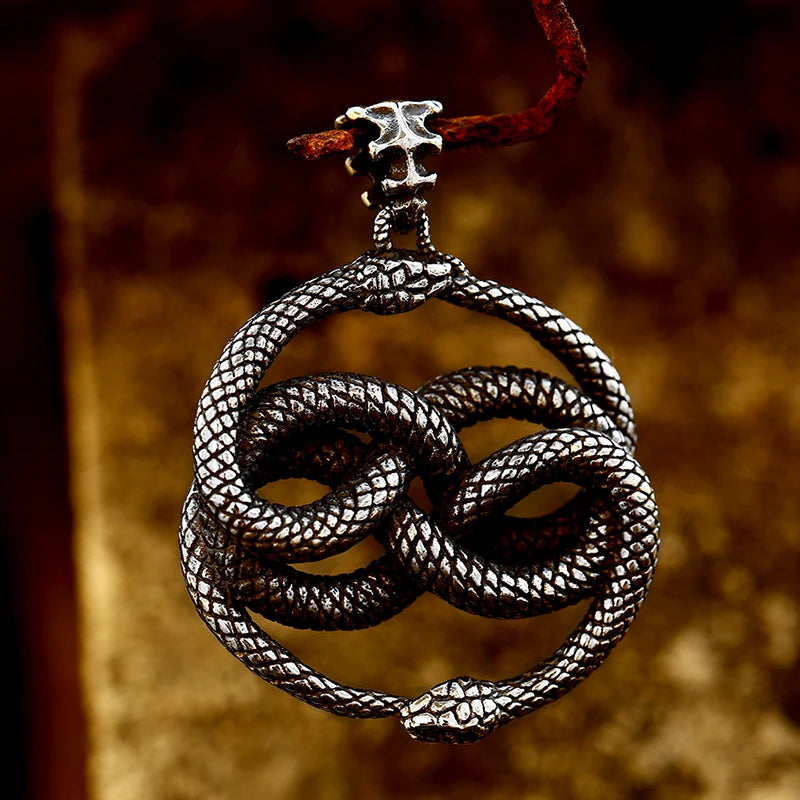 SS8-769P 2023 New Creative Design Stainless Steel Double Snake Twisted Round Pendant Punk Animal Jewelry