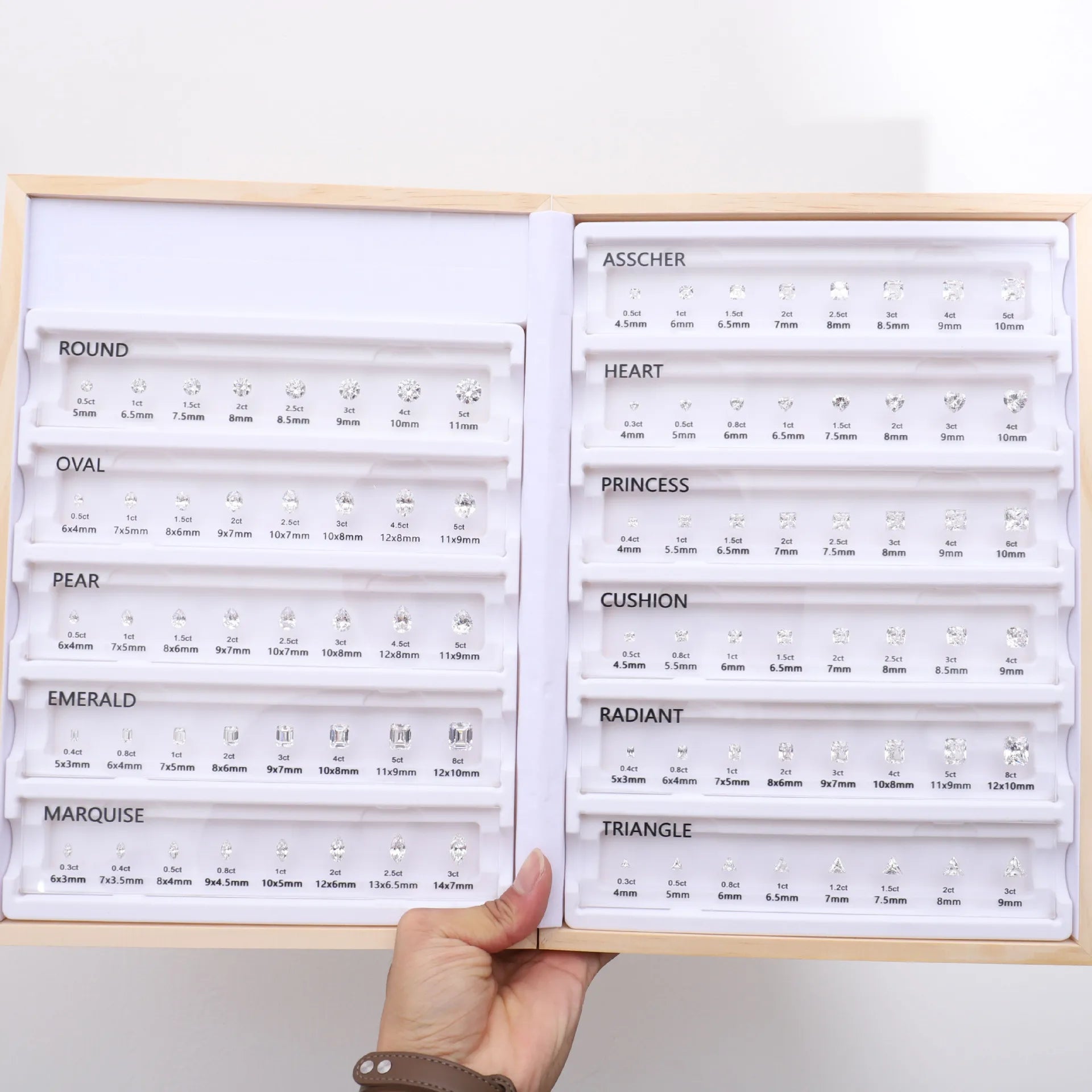 New Arrival Loose Gemstones Multi-Size Shape Comparison Chart for Round Brilliant Cut VVS Zircon Diamond Suit Boxed Jewelry