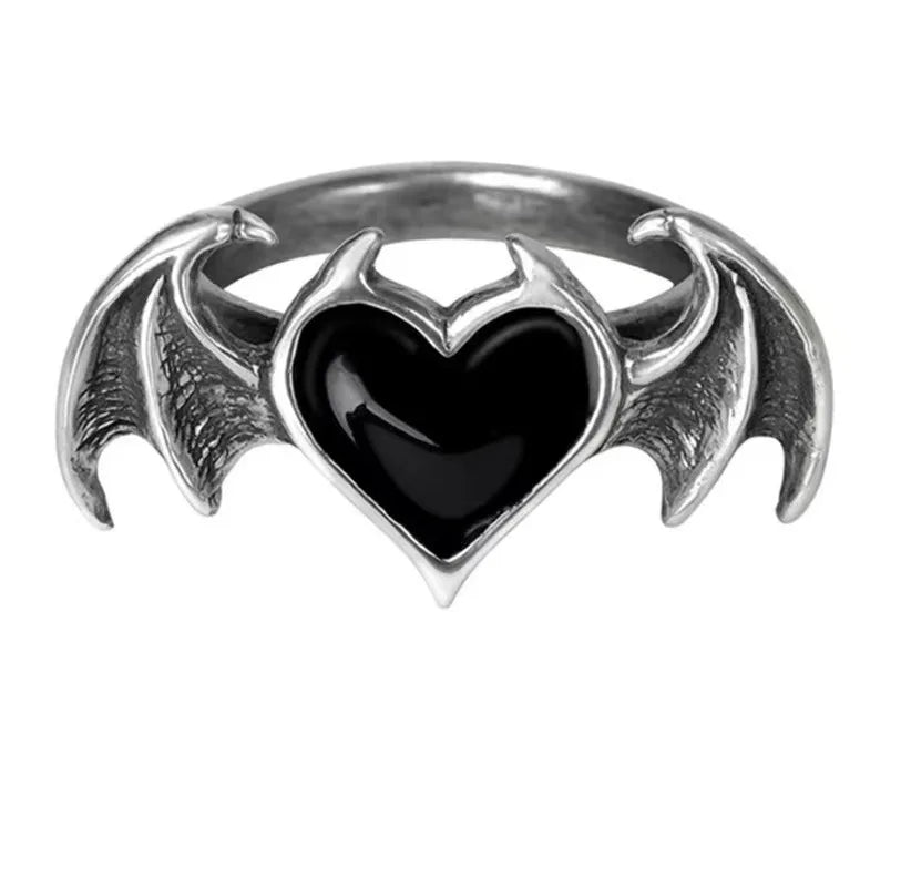 New Arrival Retro Red Heart Ring Simple Black Hip Hop Ring Personality Black Bat Ring for Women Men Gifts Jewelry