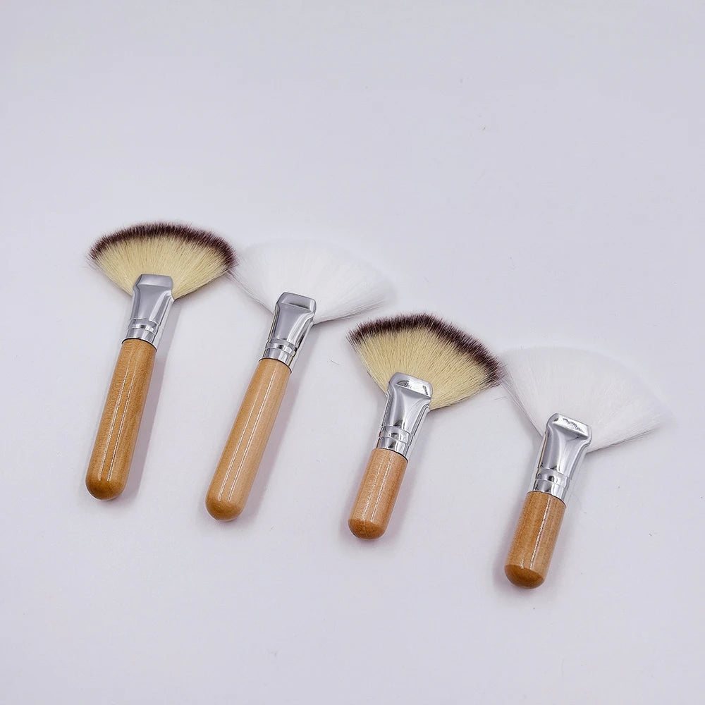 Soft Wool Bristle Wooden Handle Customized Color Fan Makeup Brush for Foundation Facial Applicator