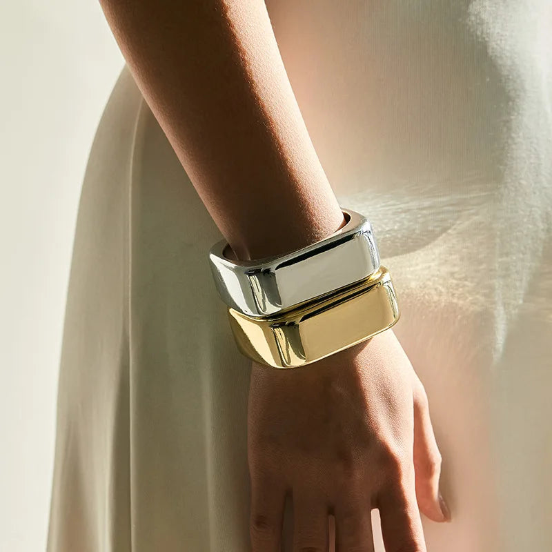 YL Advanced and Fashionable Women's Business Commuting Open Bracelet square Temperament Acrylic Bracelet