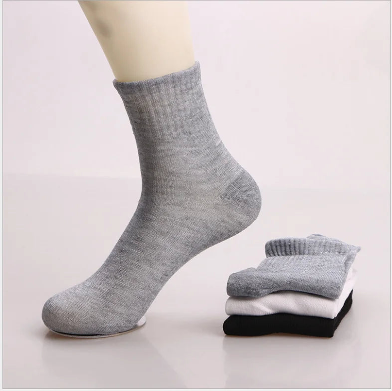 Youki Men's Casual Business Socks for Autumn Winter Solid Color Breathable Sweat-Absorbent Deodorant Knitted Logo on Body