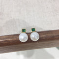Wholesale Classic Queen's Style Stud Earrings Natural Freshwater Pearl Earrings for Women's Gift