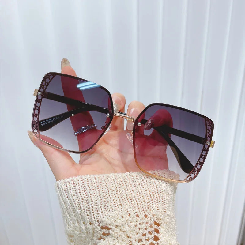 ADE WU STY9256A Fashion Square Oversized Shades Women Metal Frame Elegant Driving Sunglasses Trendy Famous Eyeglasses Wholesale