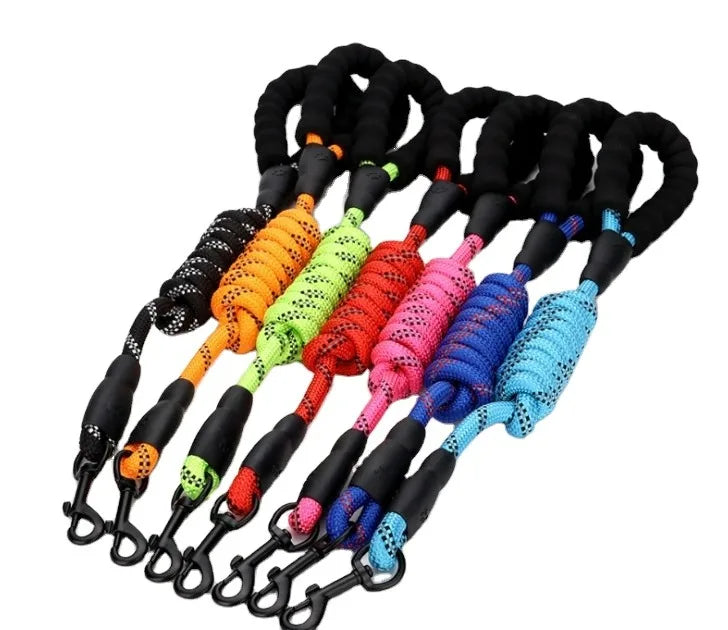 Manufacturer Wholesale Solid Pattern Nylon Dog Leash Reflective Multi-Color Walking Chain with Handle for Medium to Large Dogs
