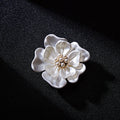 Broche Fashion Camellia Pearl Rhinestone Flower Classic Scarf Button Dress Flower Pin Brooch for Women