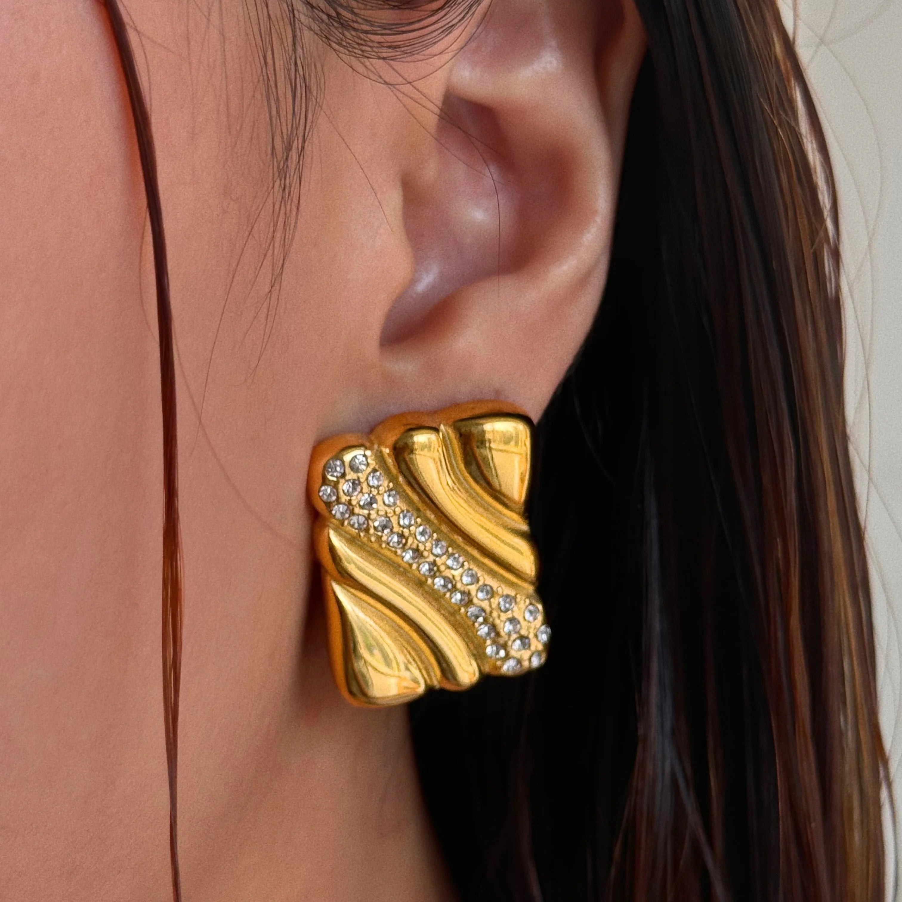 Dazan New HOT 18k Gold Plated Hypoallergenic Stainless Steel Elegant French Square Twist Iced Out Zircon Earrings Lady Jewelry