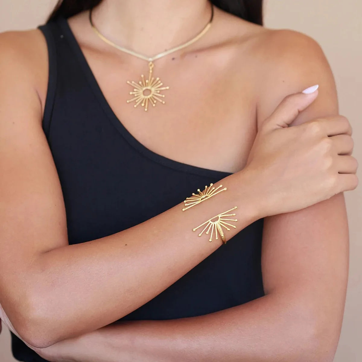 X099 Wholesale Fashion Women's Gold Plated Stainless Steel Sunflower Pattern Open Cuff Bracelet Trendy Hollow Bangles Jewelry
