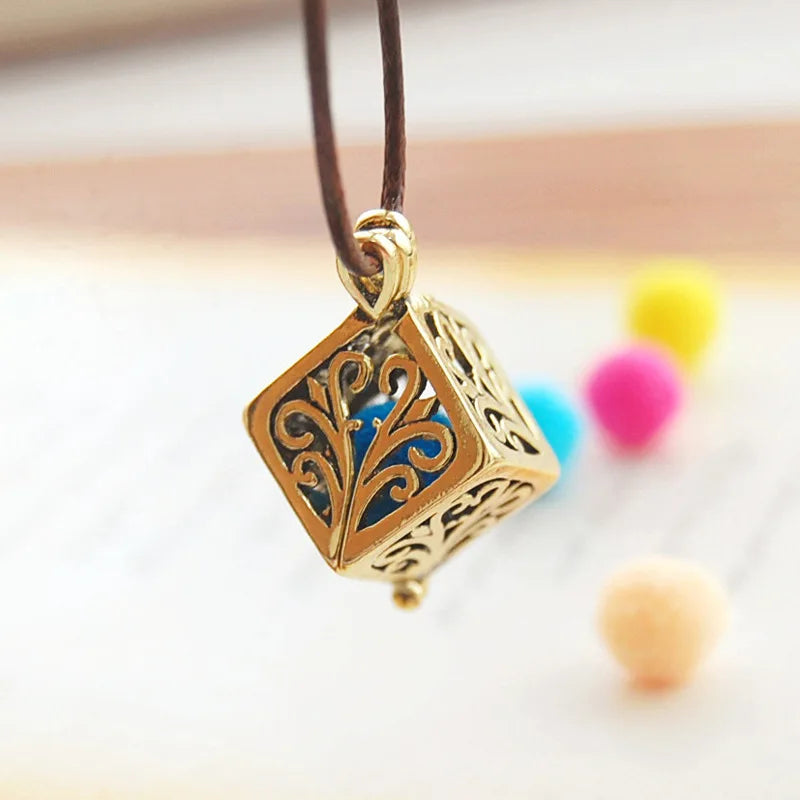Retro Life Tree Can Open Pearl Box Aromatherapy Mini Essential Oil Fragrance Diffuser Necklace