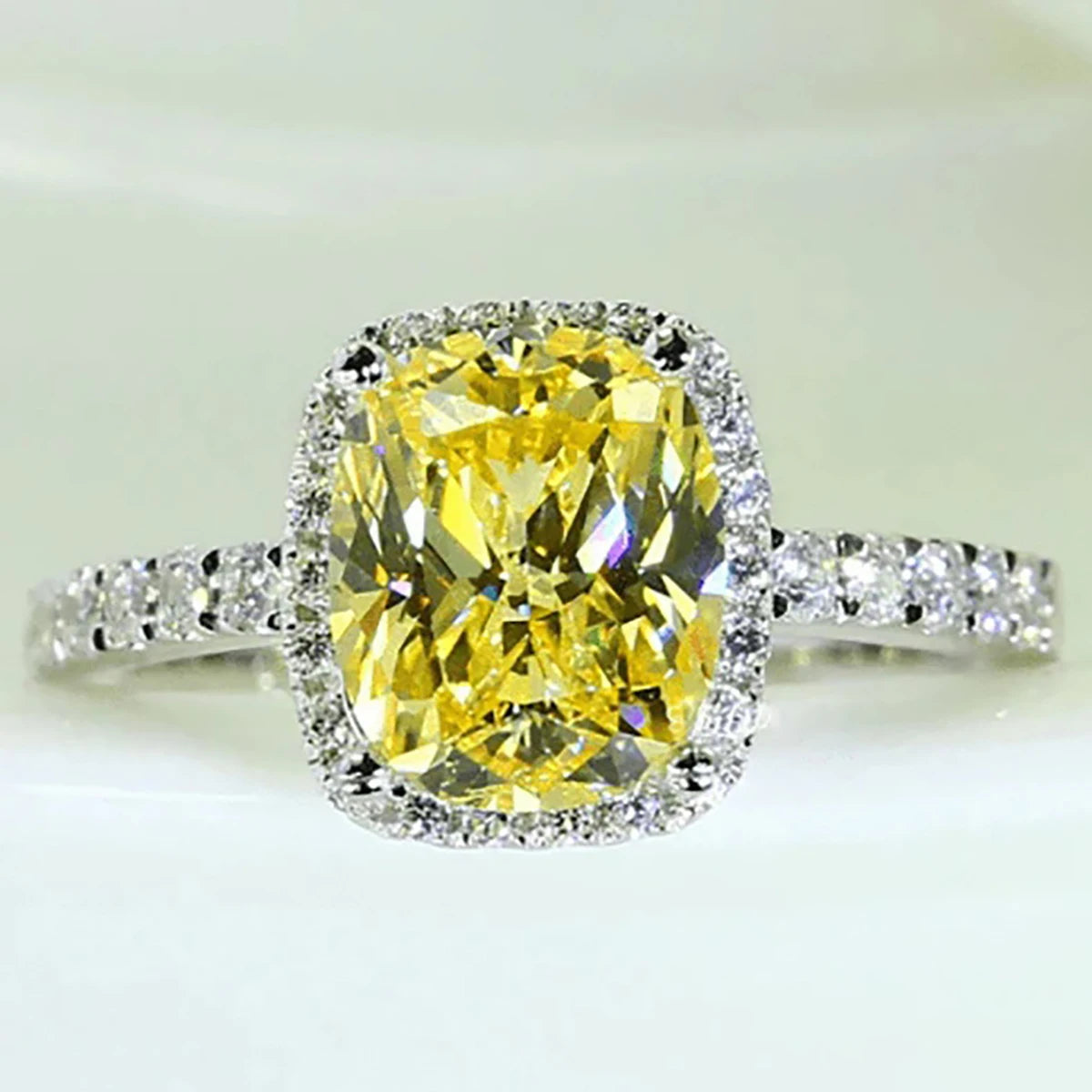 Huitan Gorgeous Big Square Shaped Yellow Crystal Cubic Zirconia Wedding Rings for Bride Fashion Party Silver Plated Rings Women