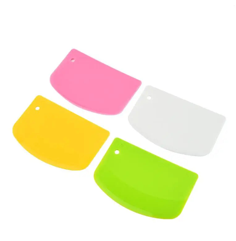 Wholesale Flexible PP Plastic Kitchen Pastry Cake Fondant Scraper Bread Pizza Dough Cutter Baking Multipurpose Scrapers Tools