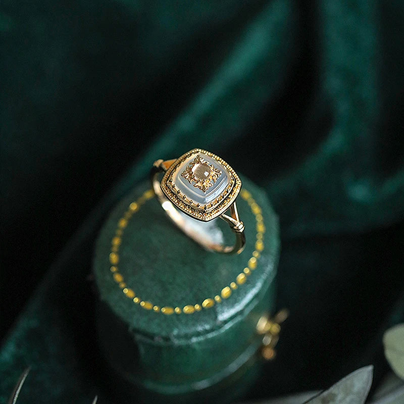 Natural Gemstone Chalcedony Ring for Women Vintage Luxury Palace Carved Pattern 925 Sterling Silver Gold Vermeil Jewelry