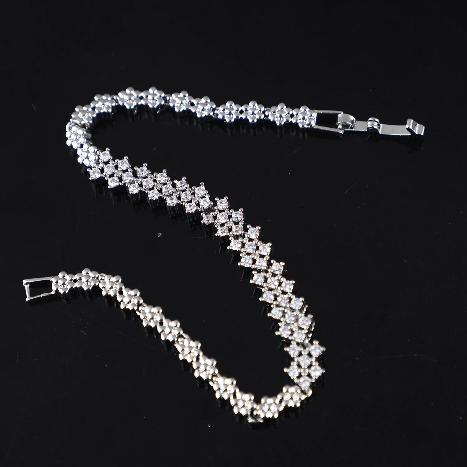 Factory Wholesale 5mm 18.5cm Chain Bracelet Fashion Jewelry Shining Zircon Charm Bracelet Women