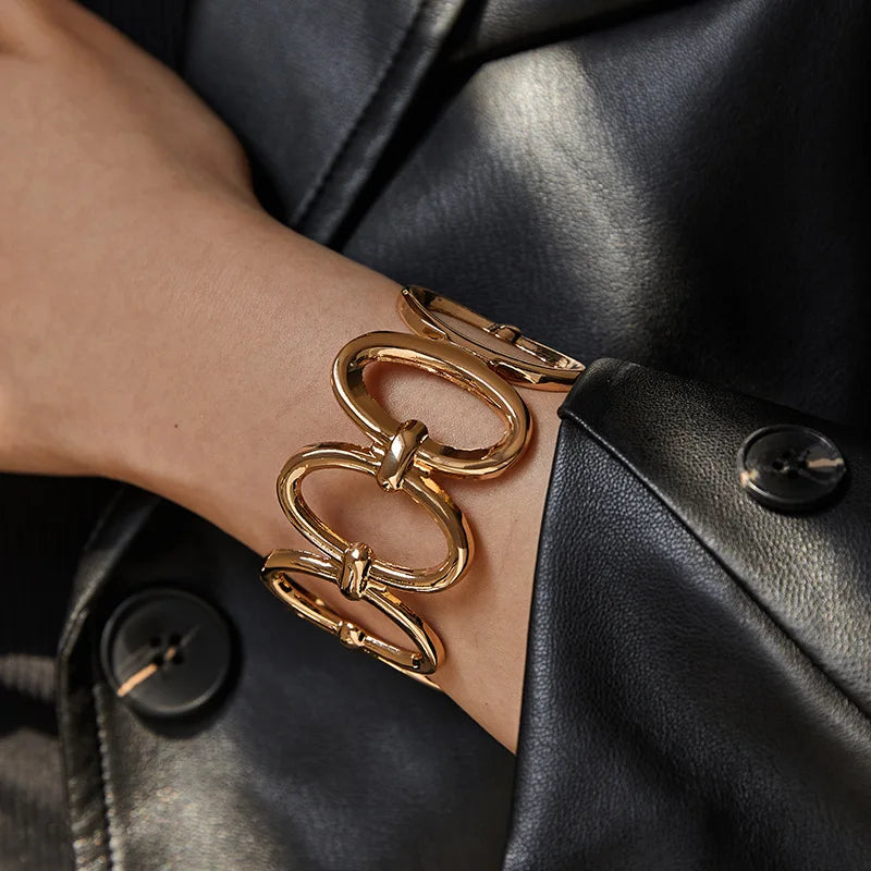 2024 New Arrival Fashion Jewelry Alloy Bracelet Round Personality Exaggerates European Hollow Out Trend Gold Bracelet Bangles
