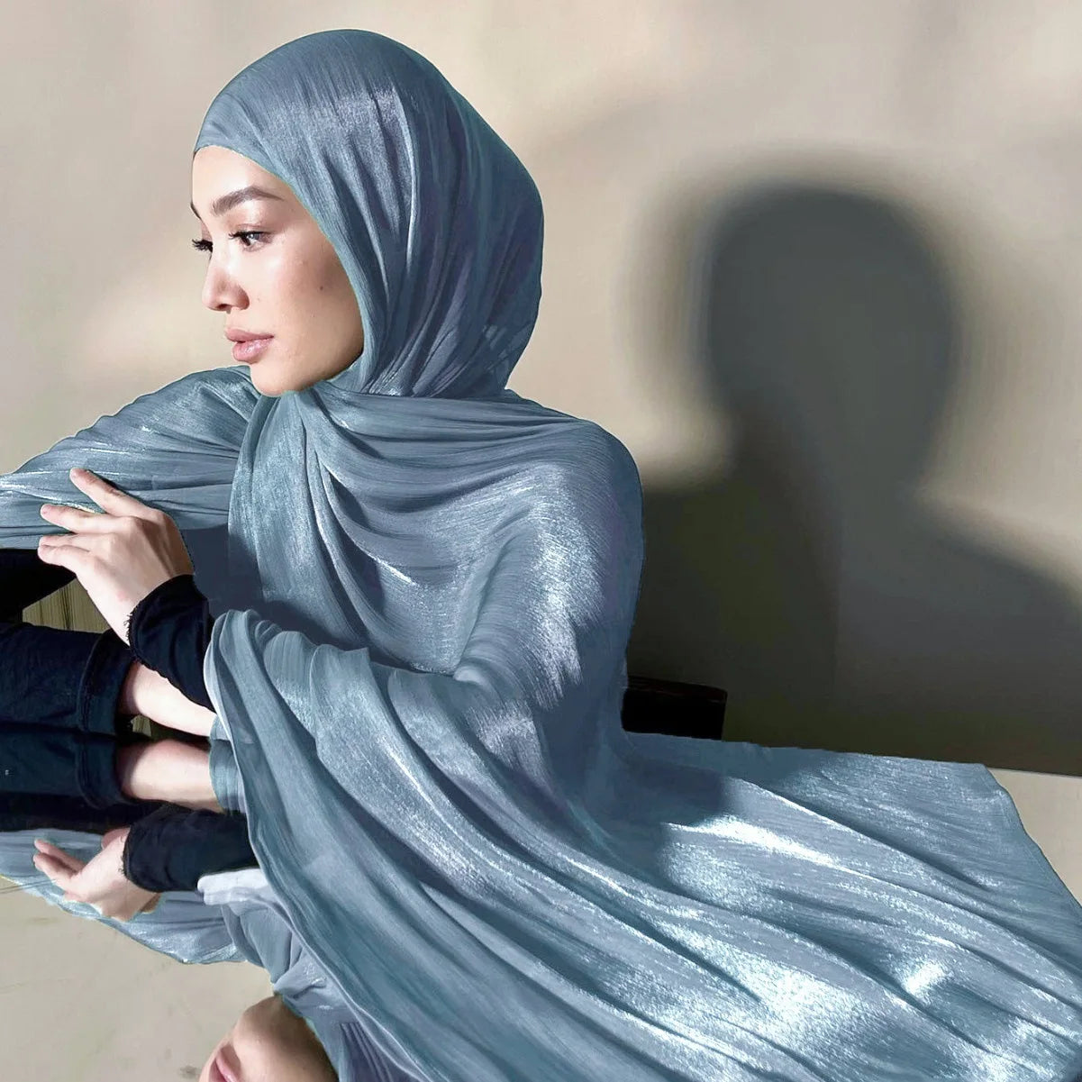 Latest Fashionable Summer Light Weight Pleated Comfortable Shiny Solid Color Ladies Hijab Muslim Long Scarf for Women