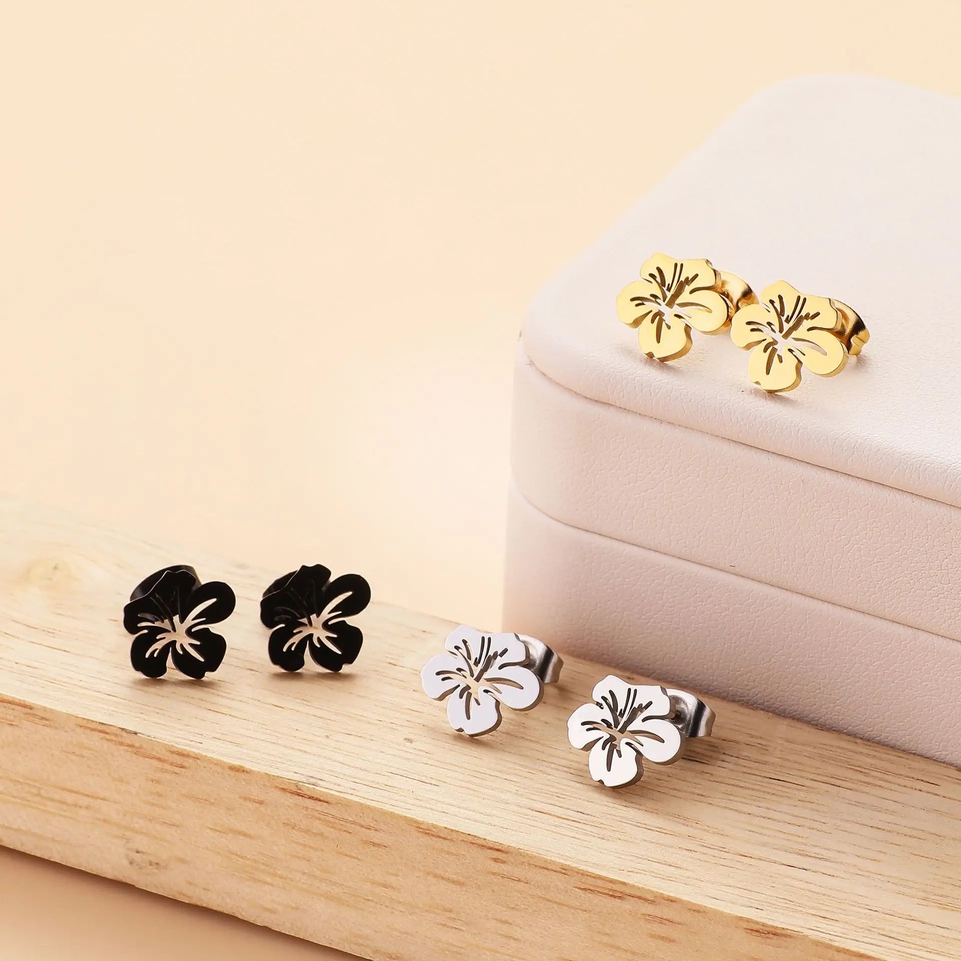 Fashion Hot Selling Simple 18k Gold Plated Stainless Steel Flower Earrings Jewelry Studs Girl's Earrings