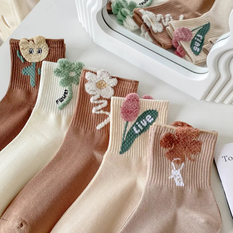 Women's Mid-Tube Crew Cotton Socks Autumn Winter Combed Cotton Five-Color Three-Dimensional Feather Yarn Print Earth Color