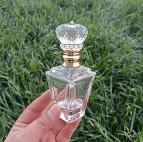 60ml 2oz Square Cone Shape Luxurious Transparent Glass Perfume Aromatherapy Bottle with Gold Sprayer Custom logo