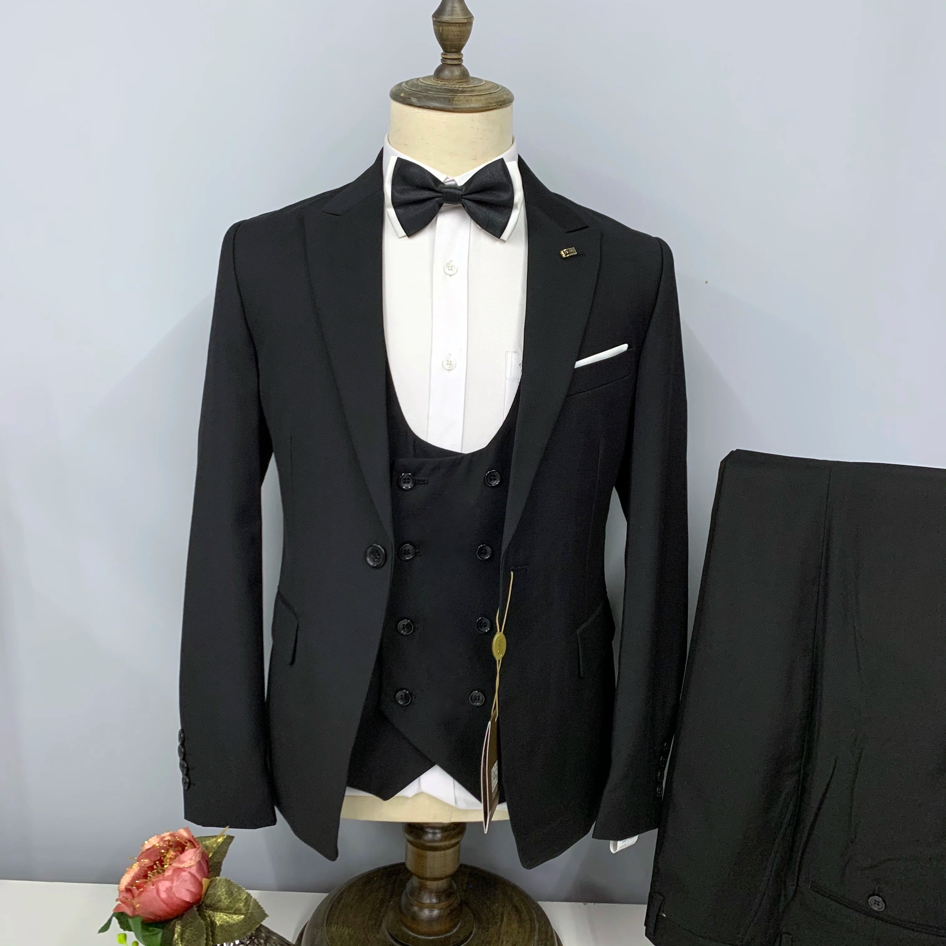 Hot Fashion Business Formal Men Suits 3 Pieces Plus Size Solid Color Mens Wedding Suit