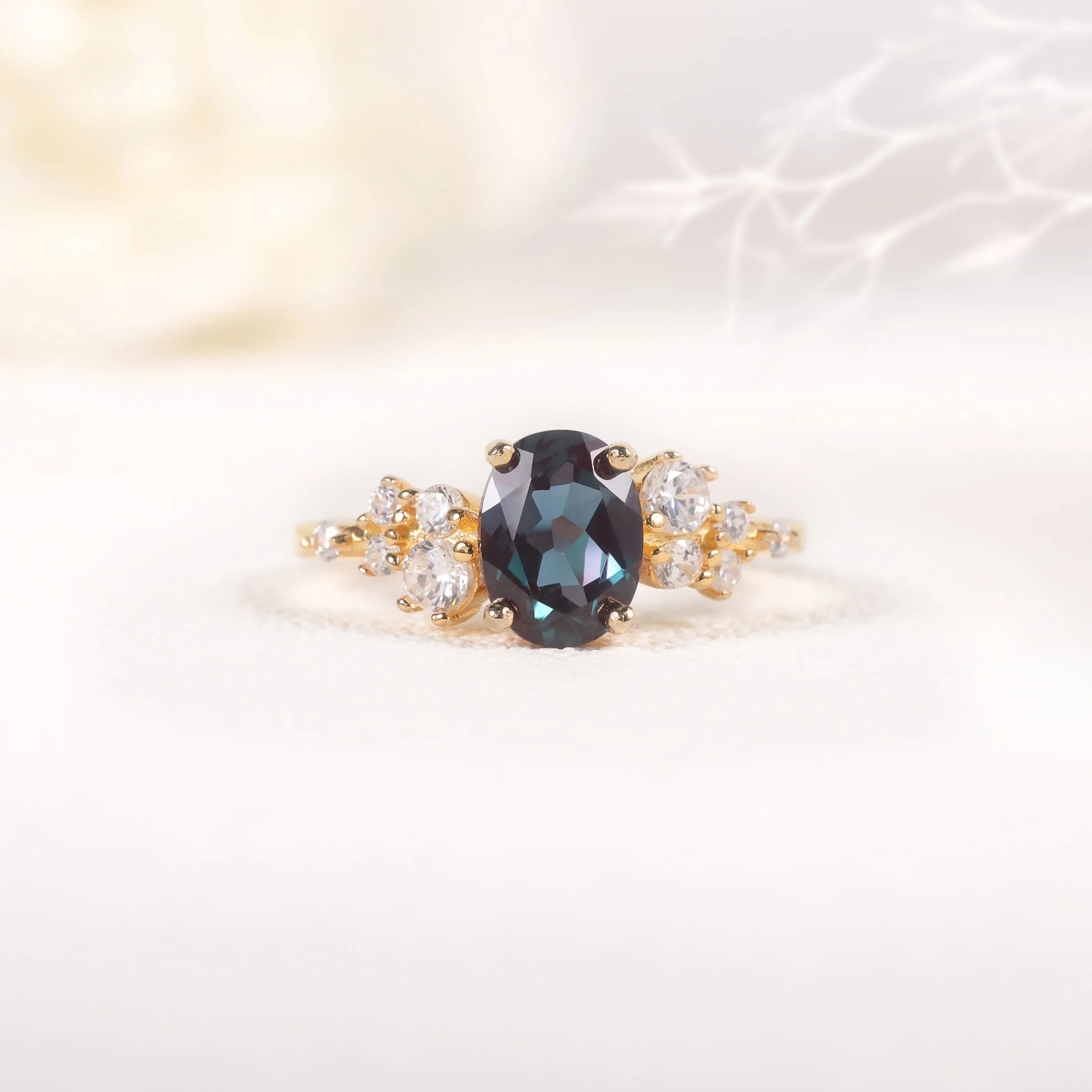 OL0897 Innovative Designs Jewelry Gold Plated 925 Sterling Silver Oval Cut Alexandrite Engagement Rings for Women