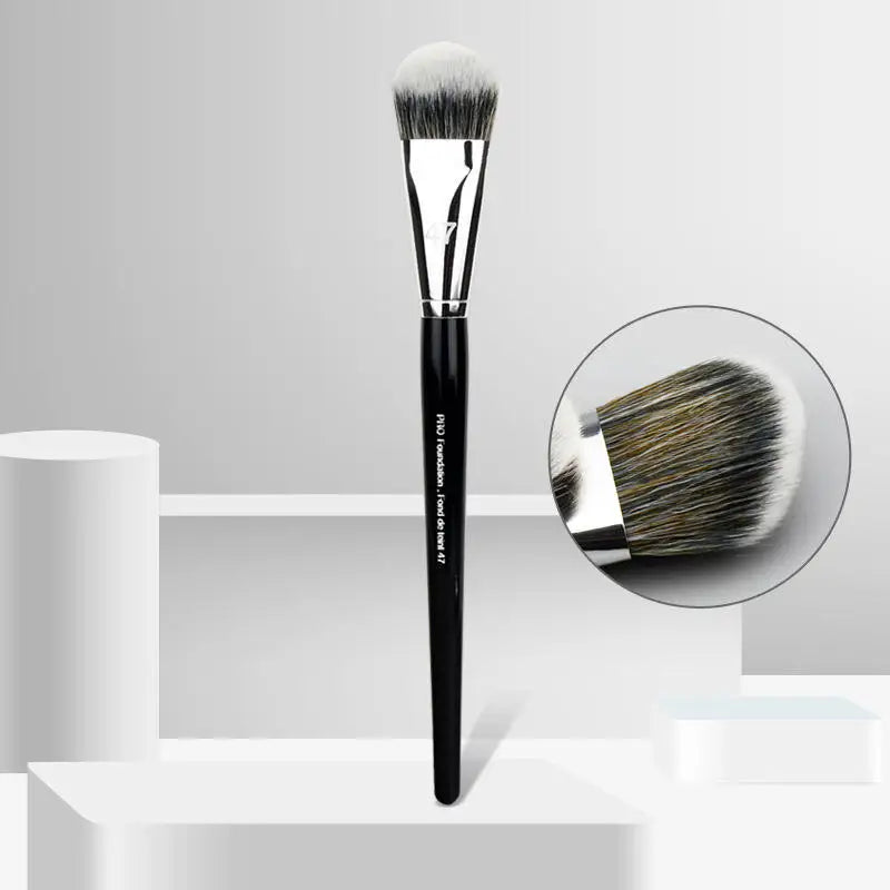 Single Black Vegan Liquid Foundation Brush Synthetic Hair Wood Handle High Density Private Label Professional Makeup Tool