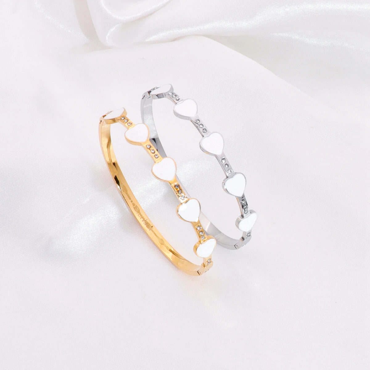 Fashion Stainless Steel Oil Drop Love Heart Bracelet Wholesale Charm Titanium Steel Bangle for Women Gifts