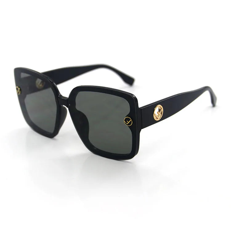 New Trends Designer Oversize Sunglasses for Women Gradient Lens White and Blue PC Frame New Man Fashion