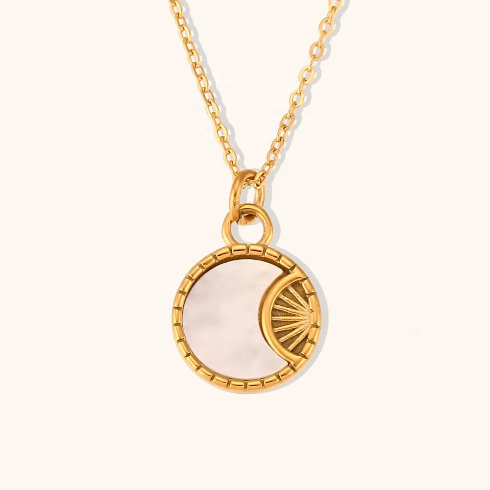 Ding Ran 2024 Fashion Jewelry Stainless Steel Shell Disc Pendant Necklace 18k Gold Plated Engraved Moon & Shine Necklaces