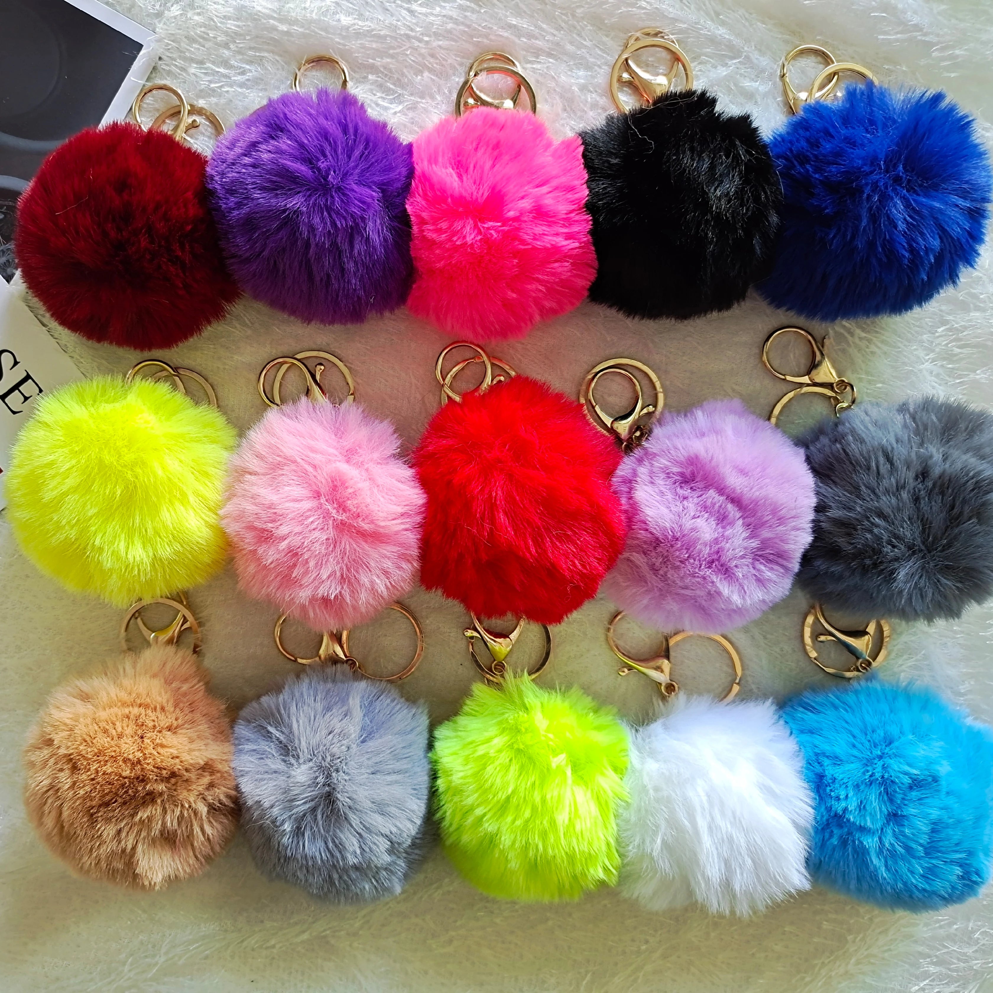 Hot Sale 8cm Charm Self Defense Key Chain Accessories Puff Ball Keyring Pompom Keychain