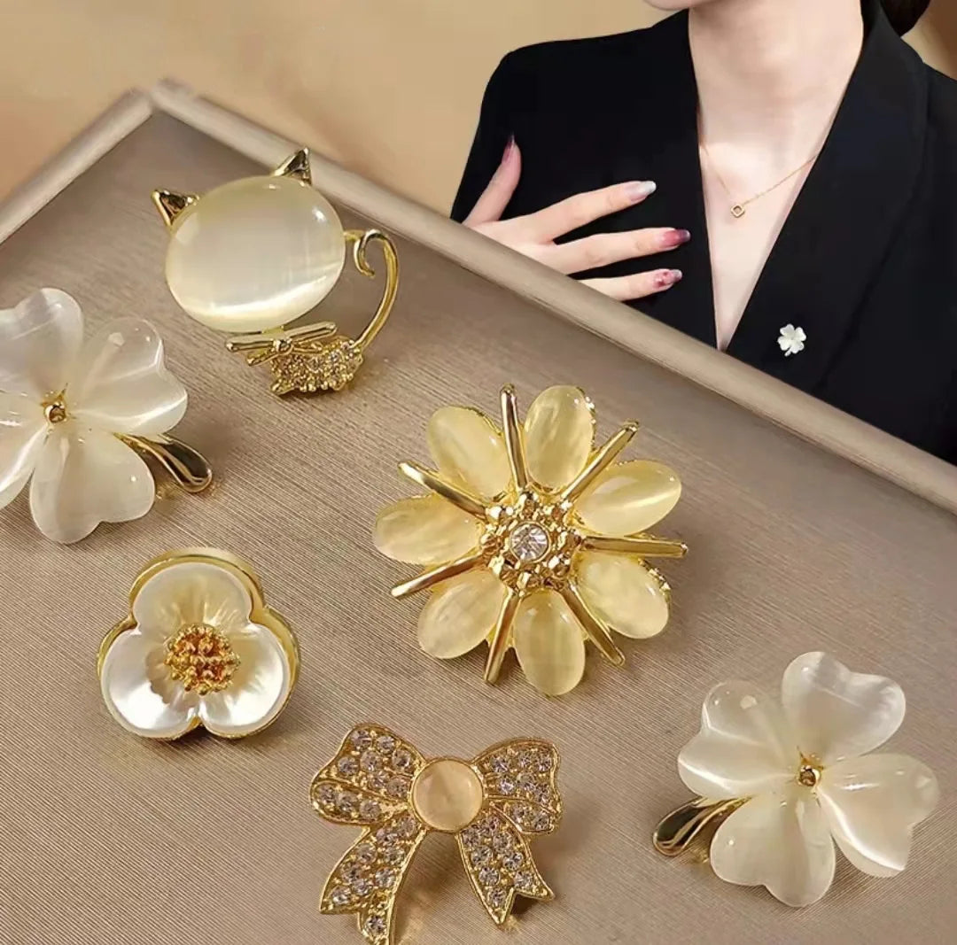Ladies Clothing Jewelry Accessories Women Cute Rhinestone Cat Brooches Pin Trendy Snow Flake Brooch