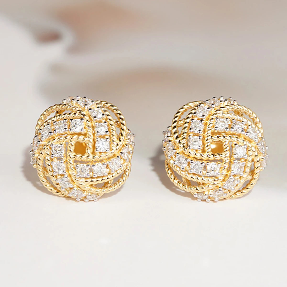 CAOSHI Fashion Jewelry Earrings for Factory Gold Plated Curve Knot Geometric Design Full Cubic Zirconia Stud Earrings for Women