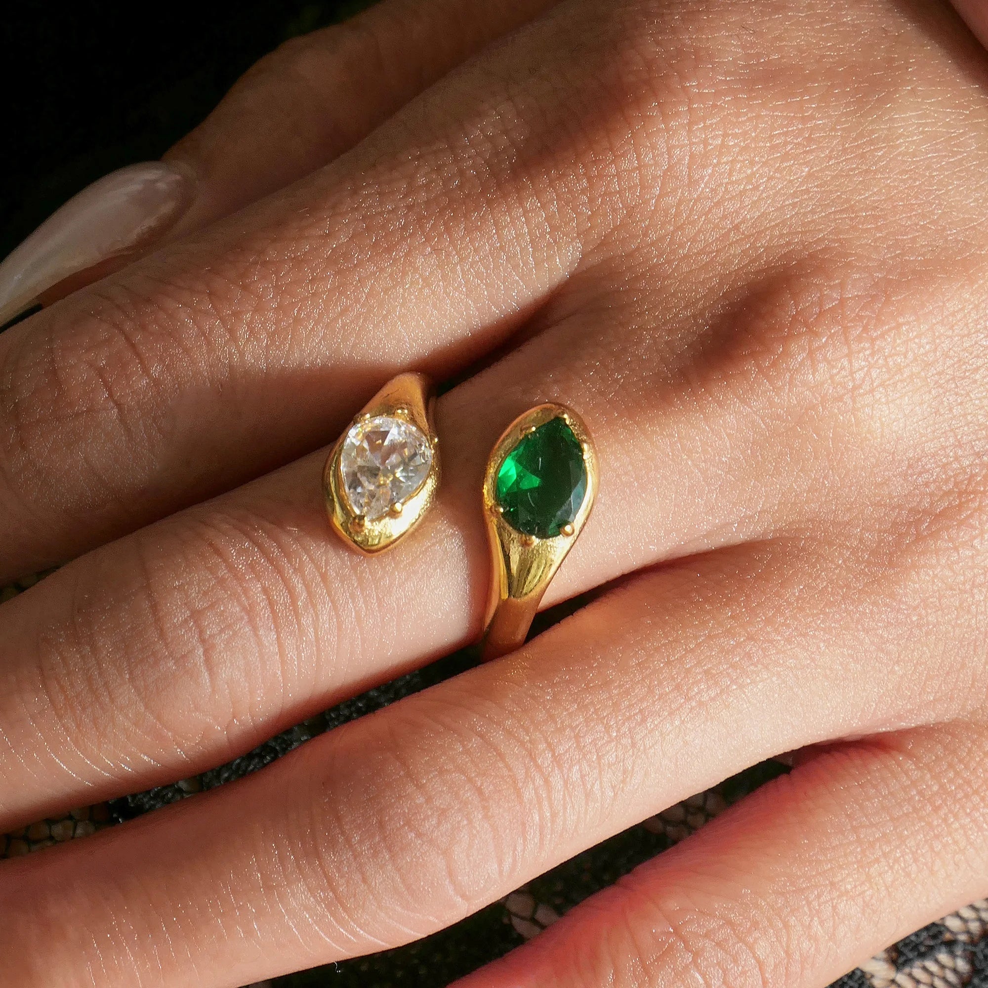 NEW VINTAGE SNAKE TEARDROP GREEN ZIRCON UNIQUE RING Dazan New INS 18k PVD Gold Plated Stainless Steel Catwalk Show Jewelry