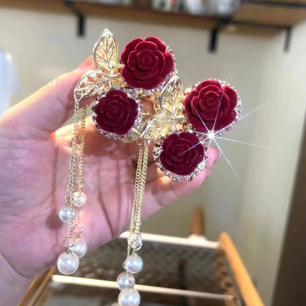 GT Luxury Elegant Metal Tassel Pan Hair Red Rose Hair Accessories Female Flower Hair Claw