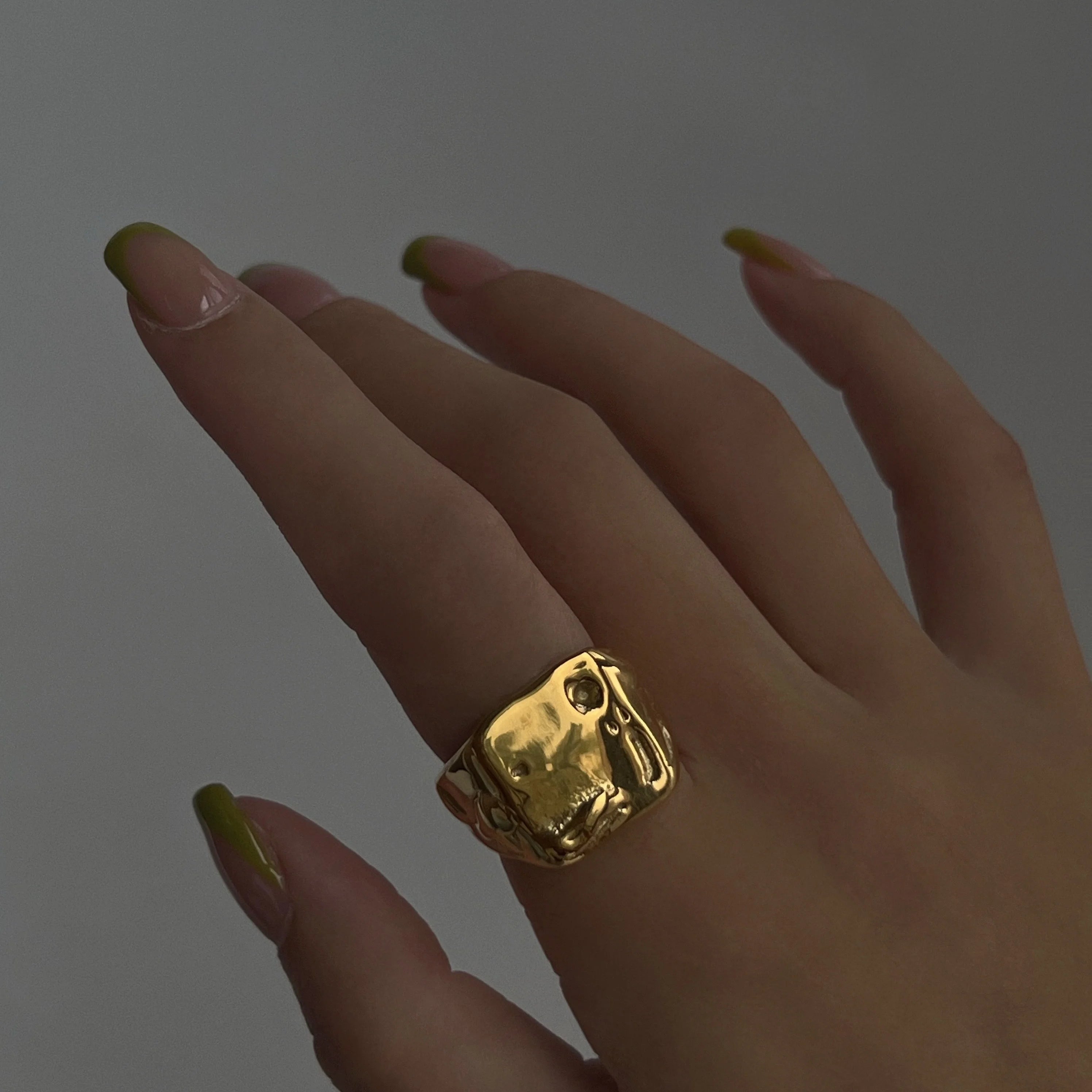 2024 Dazan New 18k Gold Plated Stainless Steel Tarnish Free Waterproof Gothic Vintage Irregular Pleated Ring for Women