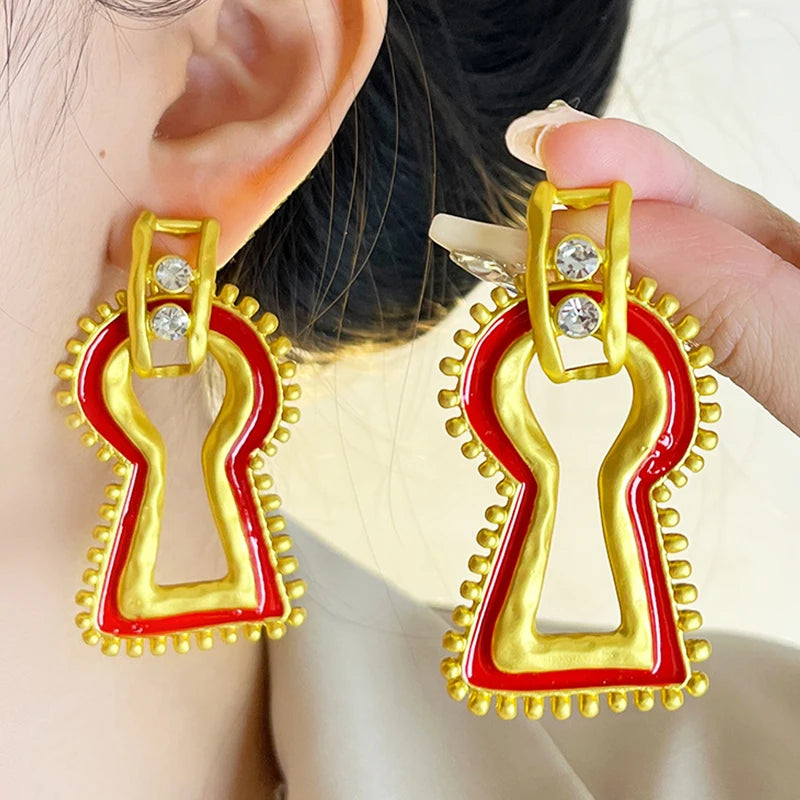 2025 New Arrival Fashion Jewelry Metal Golden Ear's Style Dangle Earrings for Women Retro Frosted Gold Earrings  for Women
